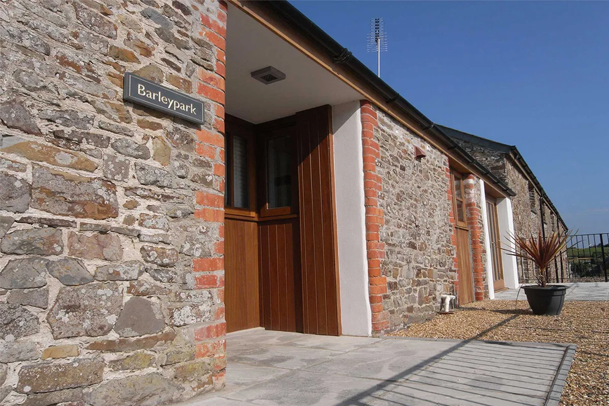 Barley Park — 5-star gold converted feed mill sleeping 2, ideal for couples, Whalesborough