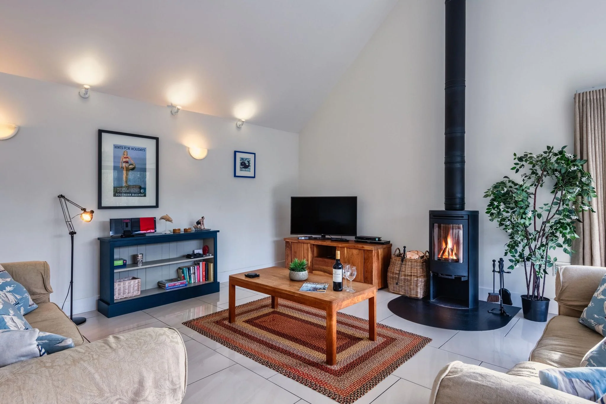Little Main at Whalesborough — living space