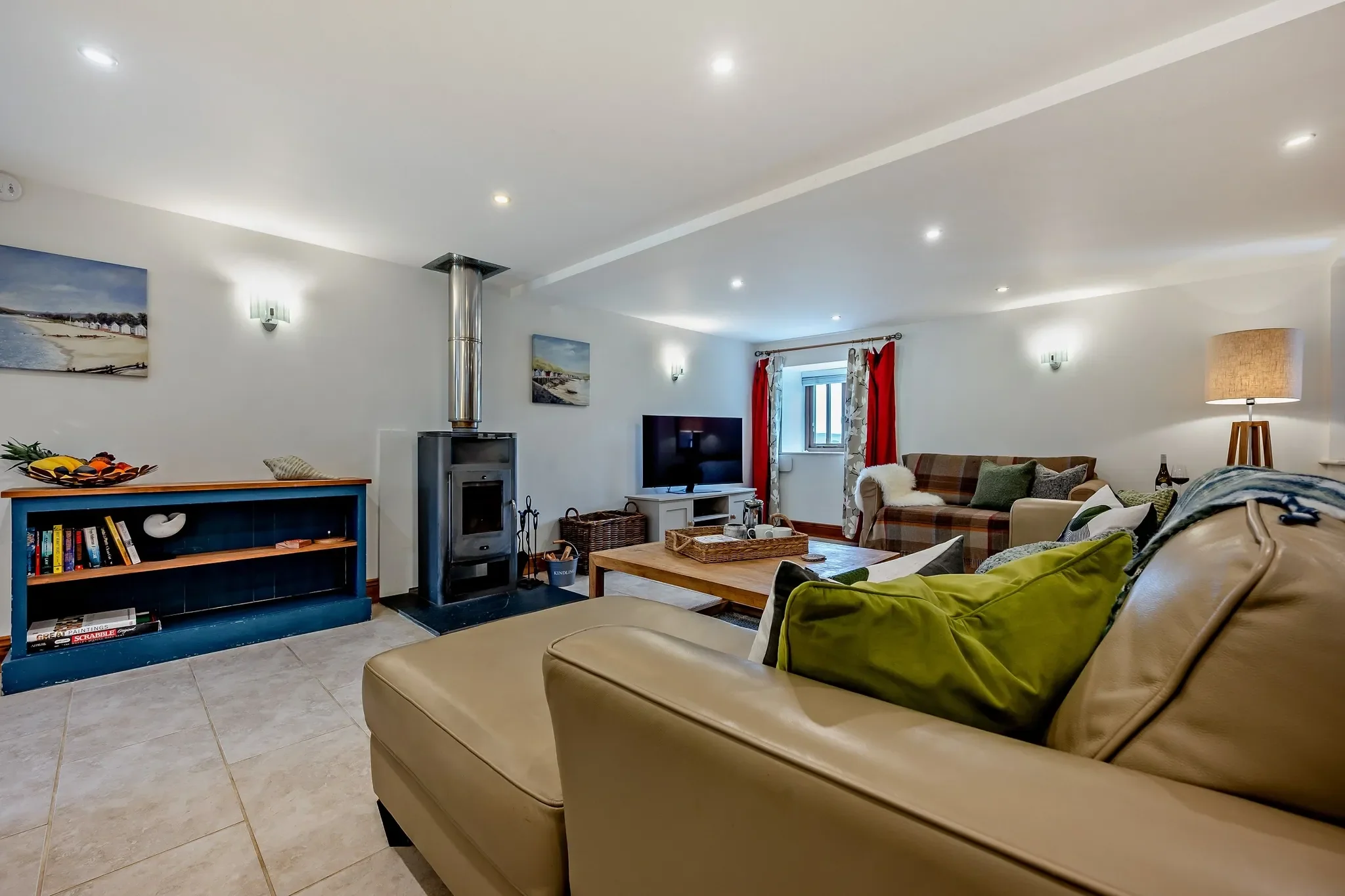 Middle Hill at Whalesborough — living space