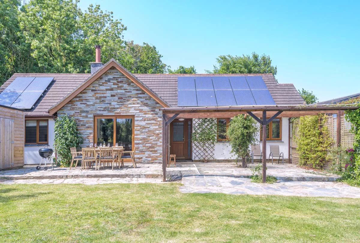Windy Hills — newly refurbished cottage sleeping 6 near The Weir, Whalesborough