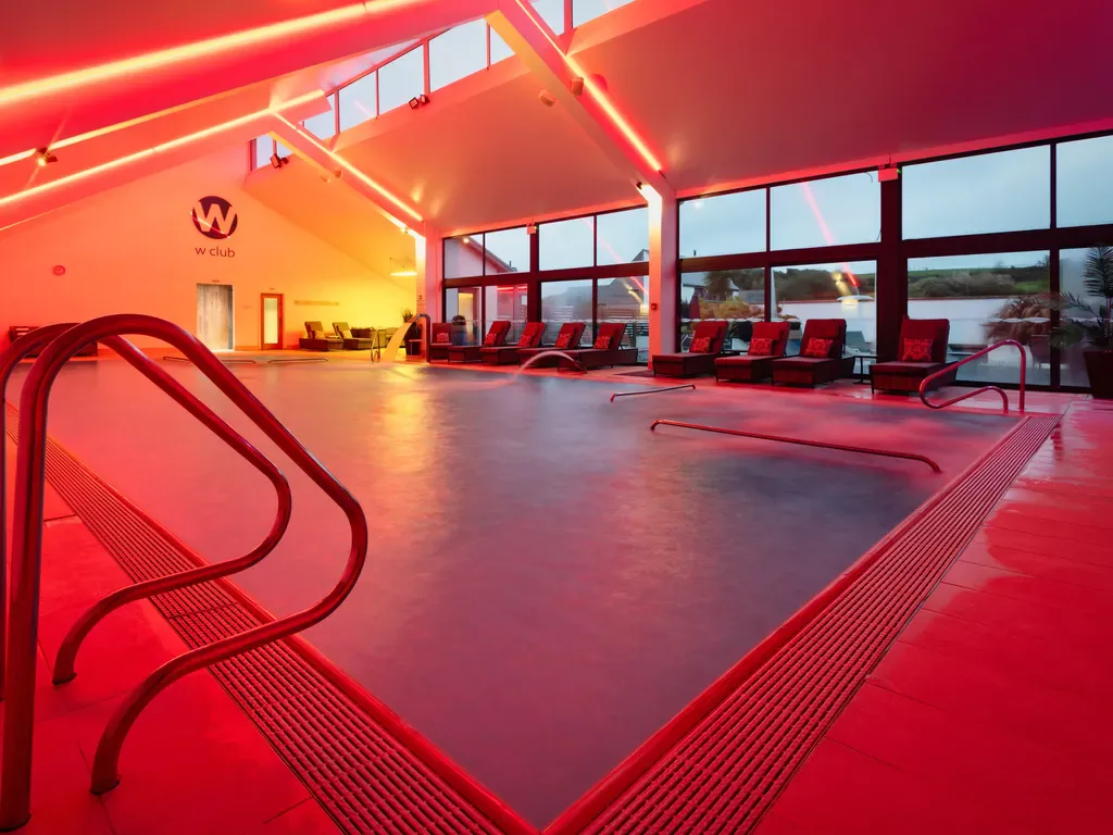 W Club Spa indoor pool